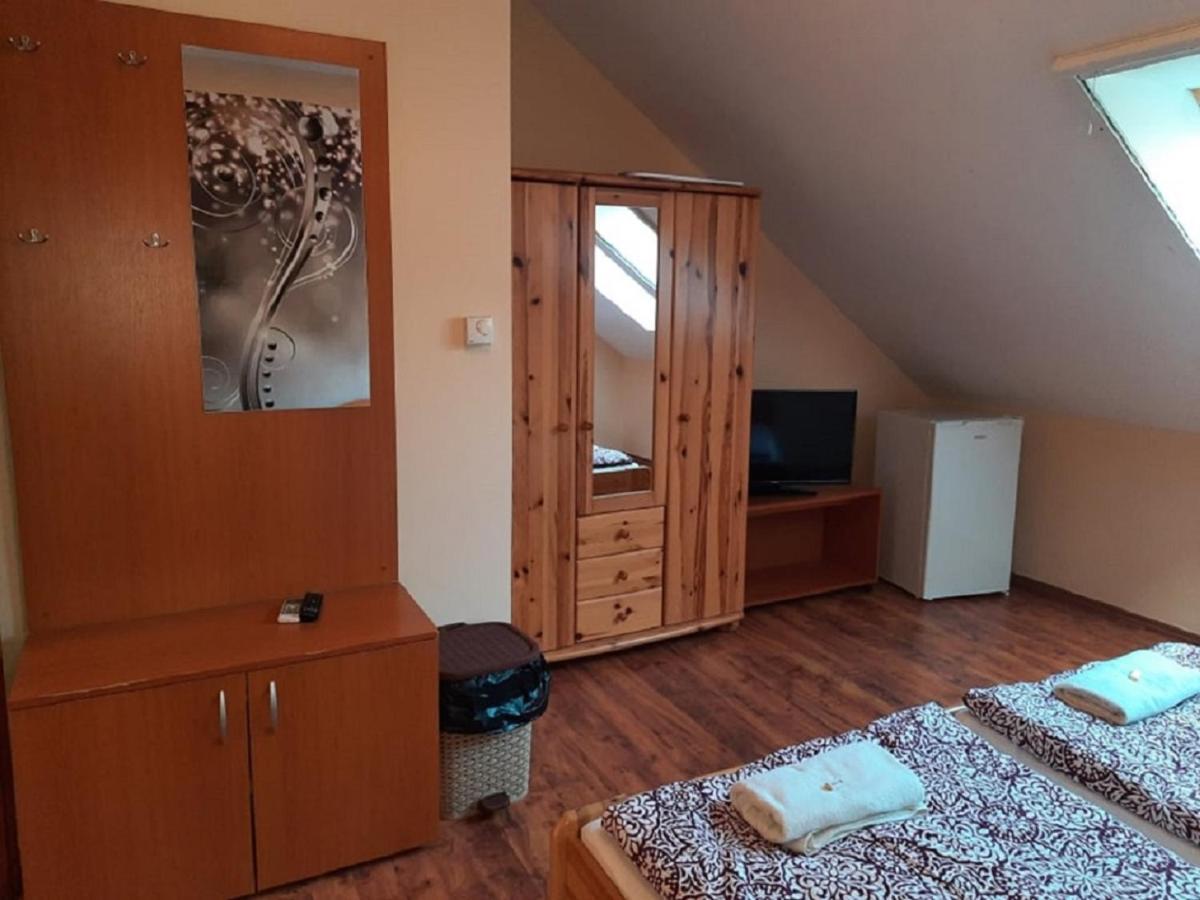 Ponty-Poronty Vendeghaz Hotell Nagybaracska Eksteriør bilde
